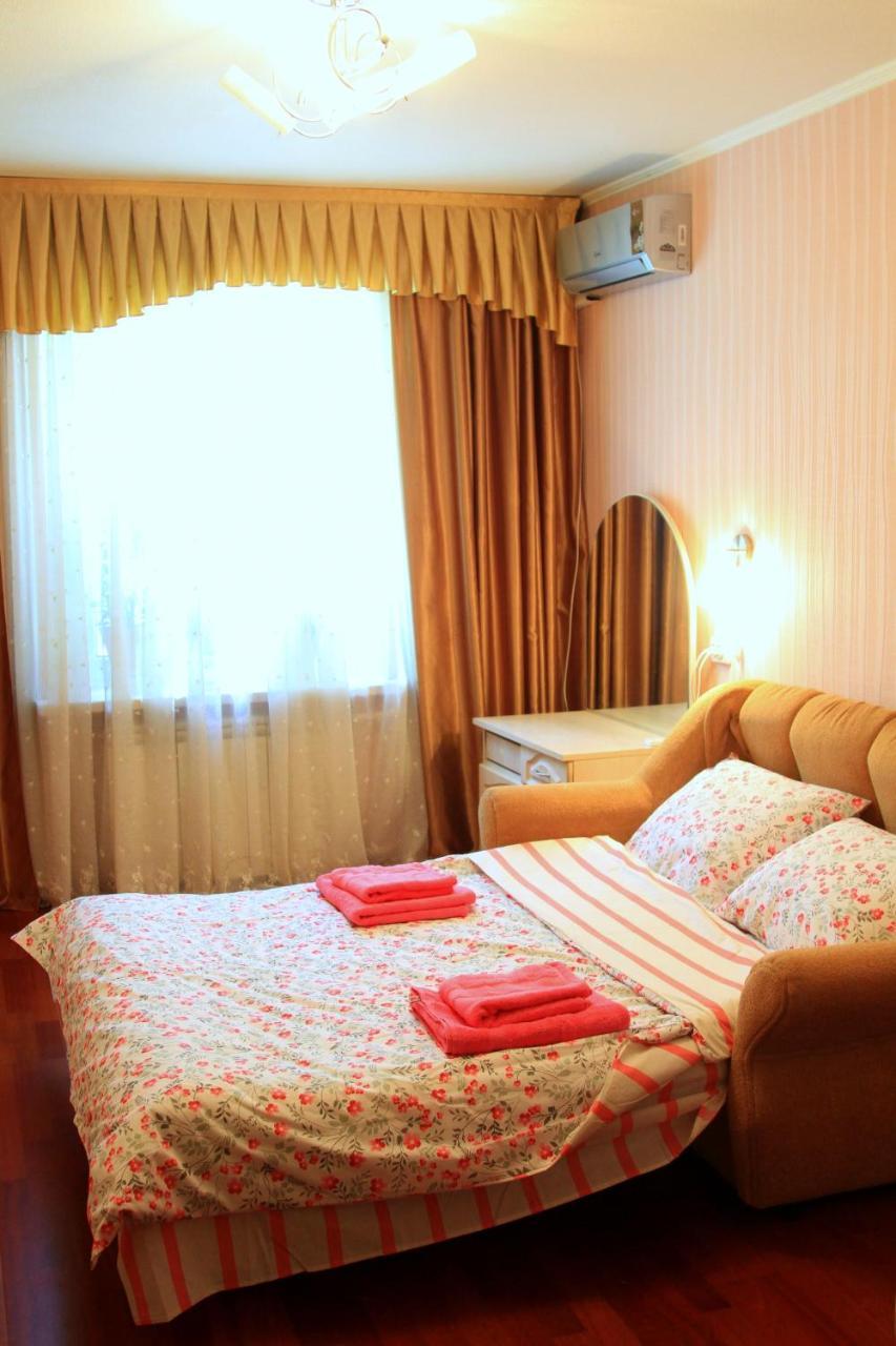 קייב Apartment Near Metro Akademgorodok מראה חיצוני תמונה