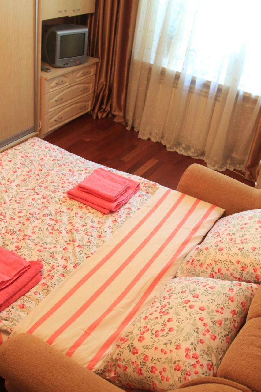 קייב Apartment Near Metro Akademgorodok מראה חיצוני תמונה