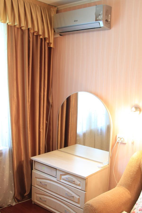 קייב Apartment Near Metro Akademgorodok מראה חיצוני תמונה