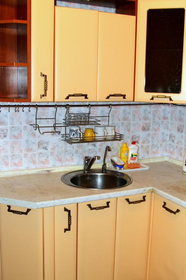 קייב Apartment Near Metro Akademgorodok מראה חיצוני תמונה