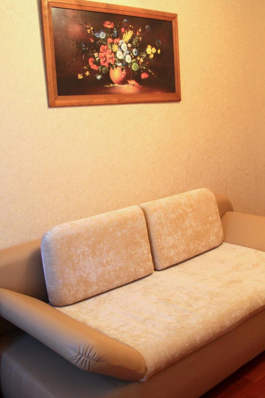 קייב Apartment Near Metro Akademgorodok מראה חיצוני תמונה