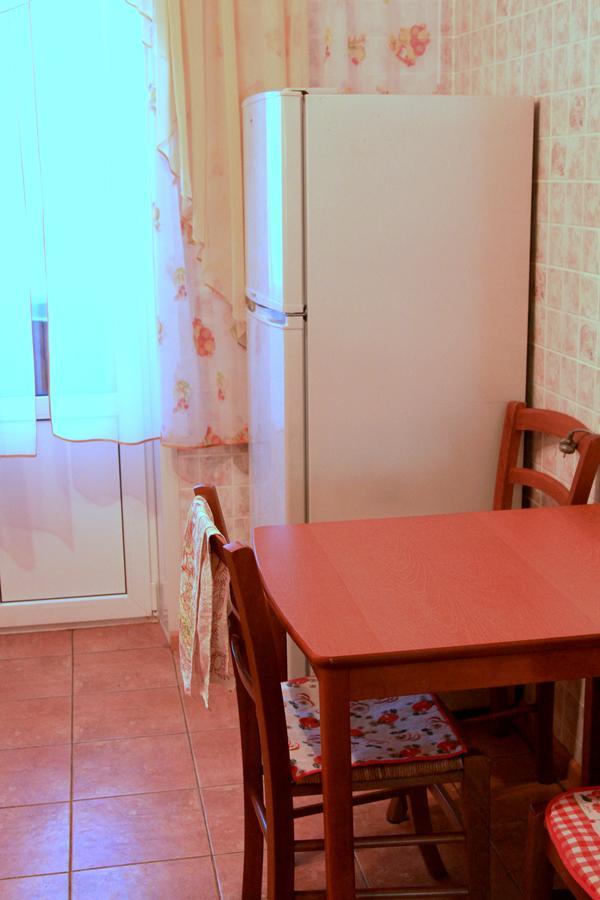 קייב Apartment Near Metro Akademgorodok מראה חיצוני תמונה