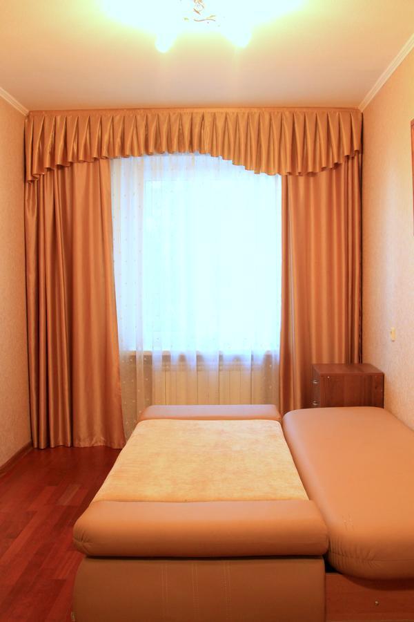 קייב Apartment Near Metro Akademgorodok מראה חיצוני תמונה